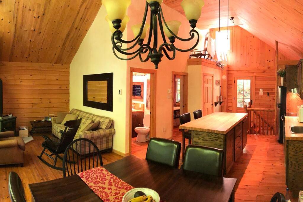 Quiet, Cozy And Comfortable Chalet Val-des-Lacs Exterior photo